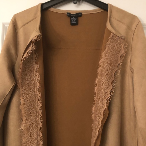 Tan, neutral lightweight coat - Picture 4 of 4